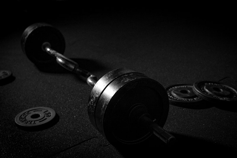 Weight lifting dumbbell, free public domain CC0 photo