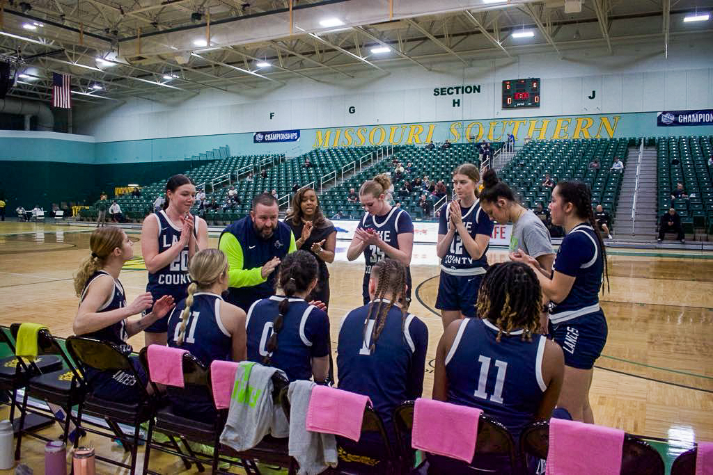 Lady Lancers Woman's Basketball team at NJCAA Nationals