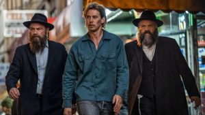 Caught stealing
left to right
(Lieve schreiber, Austin Butler, Vincent D'Onofrio)